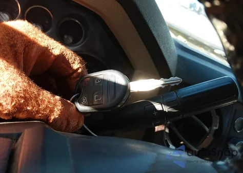 2011 Ford F-250 Lariat from USA, damaged, VIN 1FT7W2BTXBEC45782